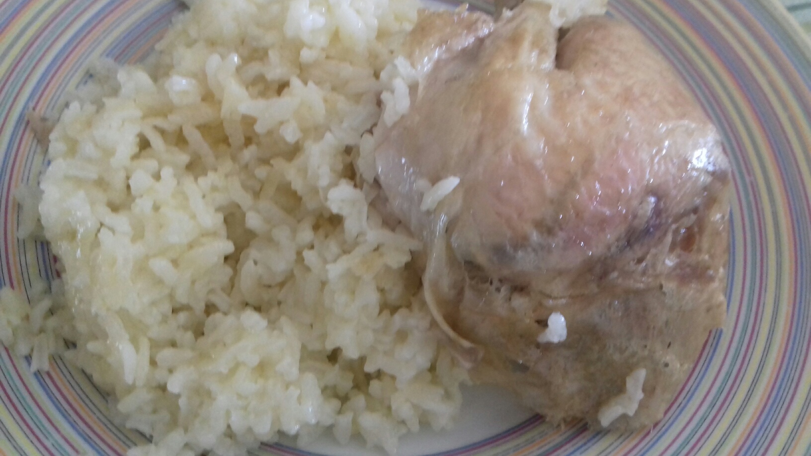 Κοτόπουλο με τσιγαριστό ρύζι στο φούρνο
