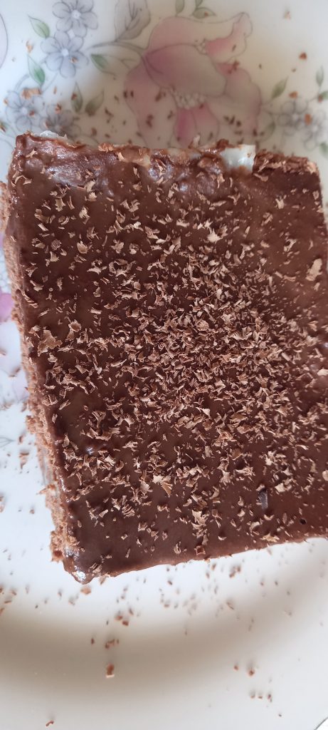 εύκολο γλυκό ψυγείου με μπισκότα σοκολάτας - 47